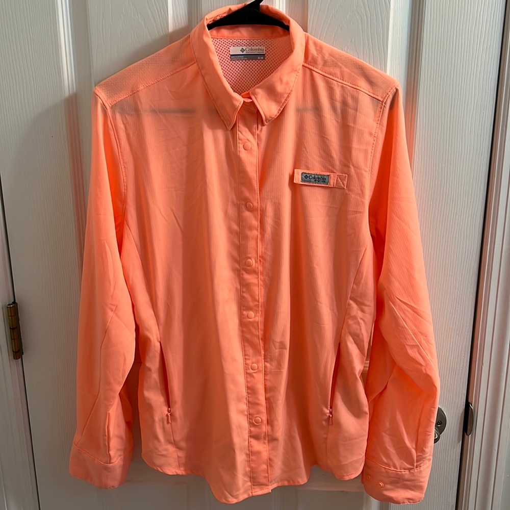 Columbia PFG Women’s Long Sleeve Fishing Shirt color Peach